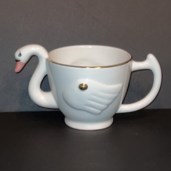 Swan shaped mug with gold details-NWOT - Picture 3 of 8